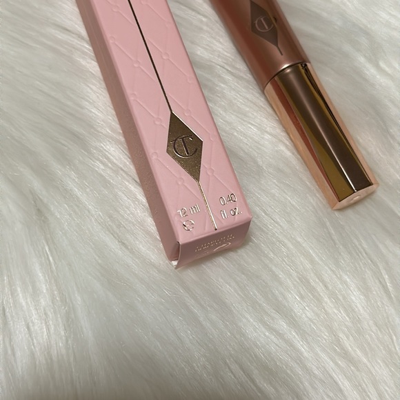 ⭐️ Host Pick! 🎉🥳 Charlotte Tilbury Pillow Talk Highlighter Wand - Picture 3 of 3